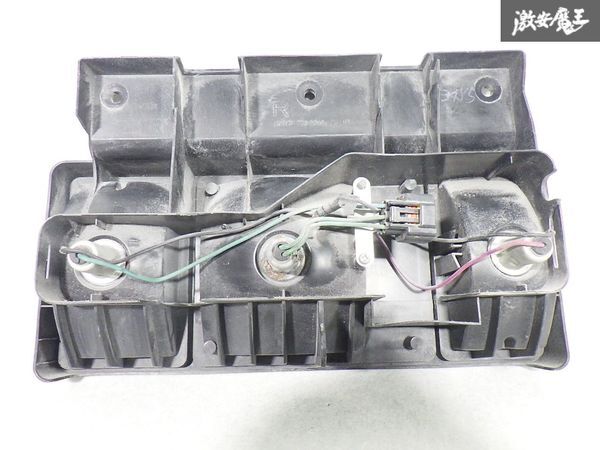 【保証付！ 即発送！】いすゞ いすず 純正 NHR85 エルフ テールライト テールランプ 右 運転席 KOITO 220-21366トラック_画像8