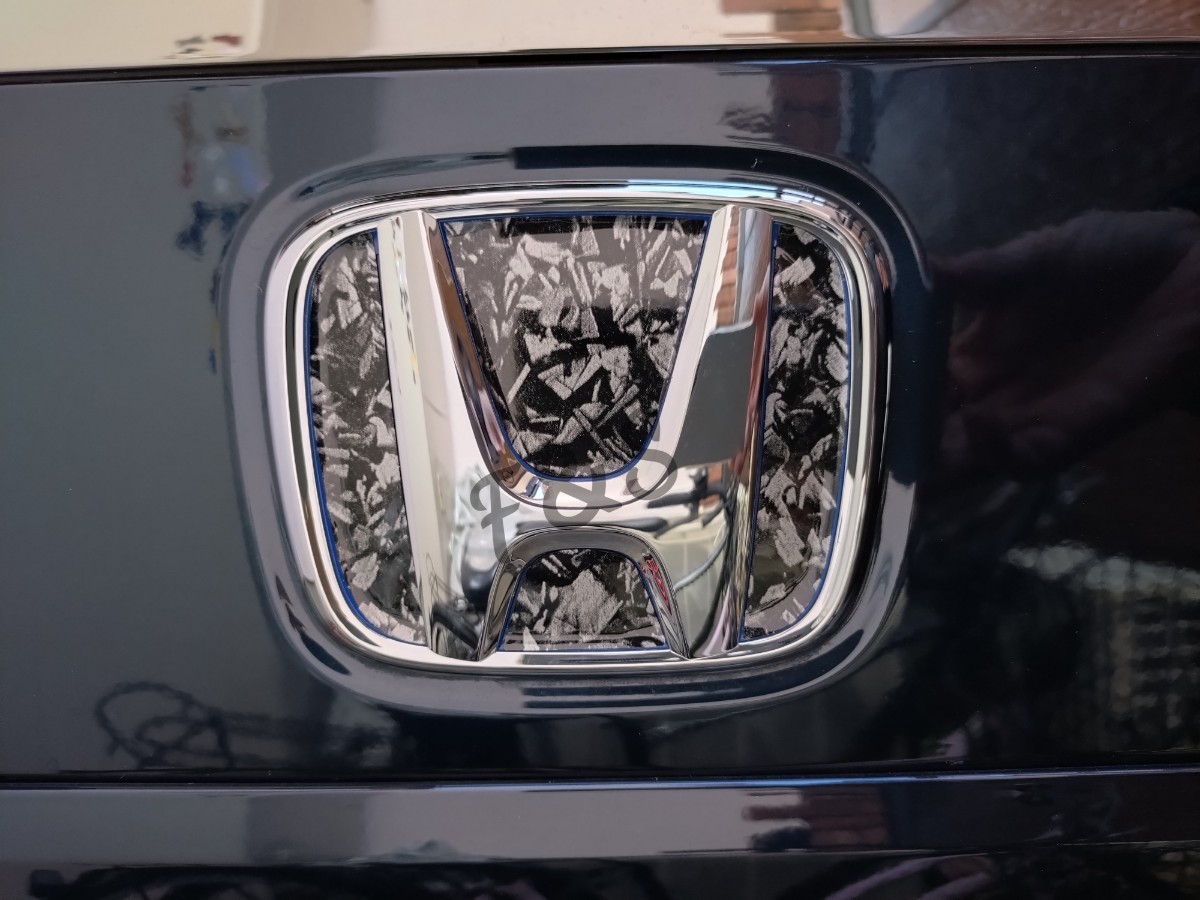 ホンダ ステップワゴン RP8型 e:HEV エアー スパーダ スパーダプレミアムライン リアエンブレム フォージドカーボン柄 ブラック ステッカー_画像4