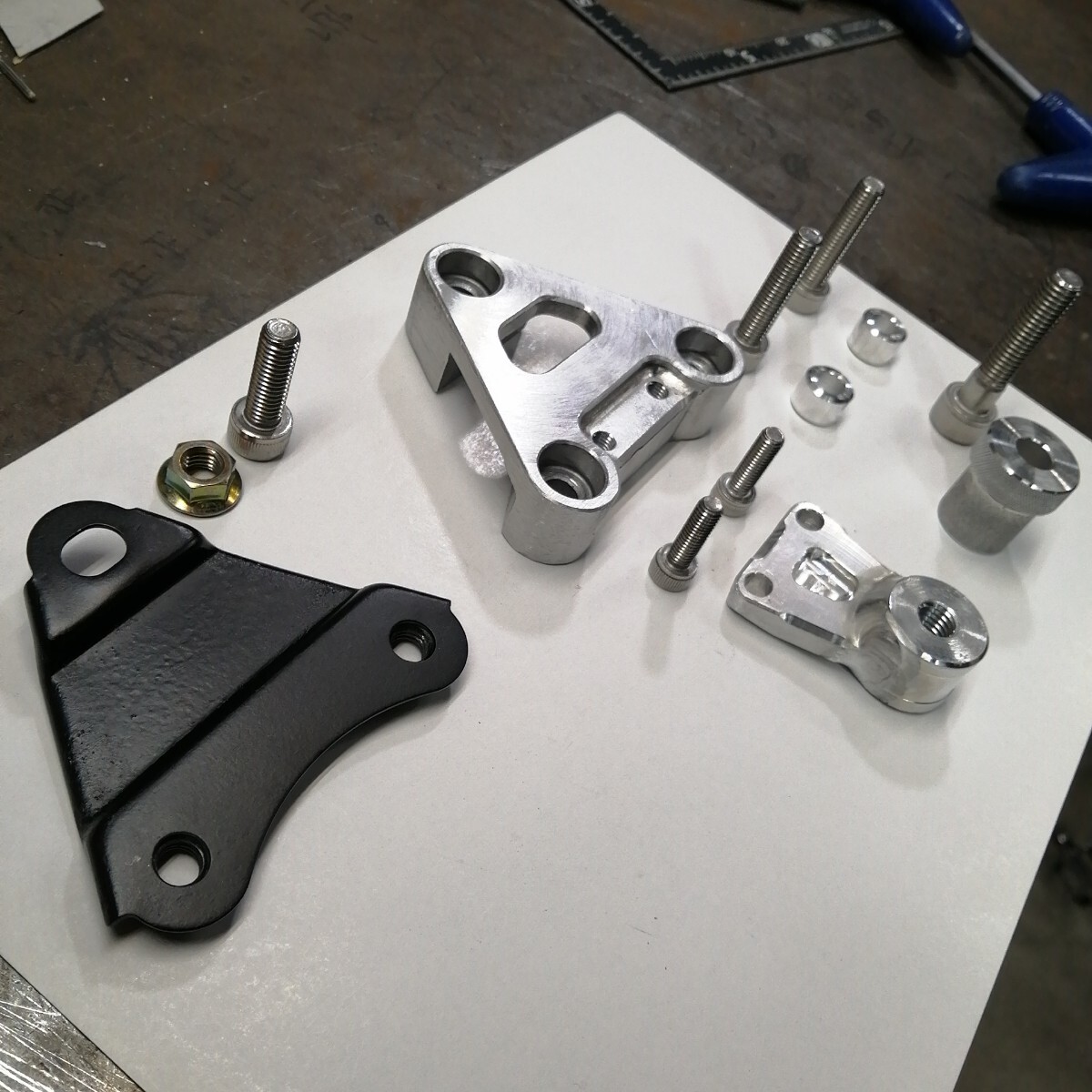 GPZ900R マフラーステー　サイレンサーステー　リザーバータンクステー等にも　アイデア次第で色々活用できます_画像4