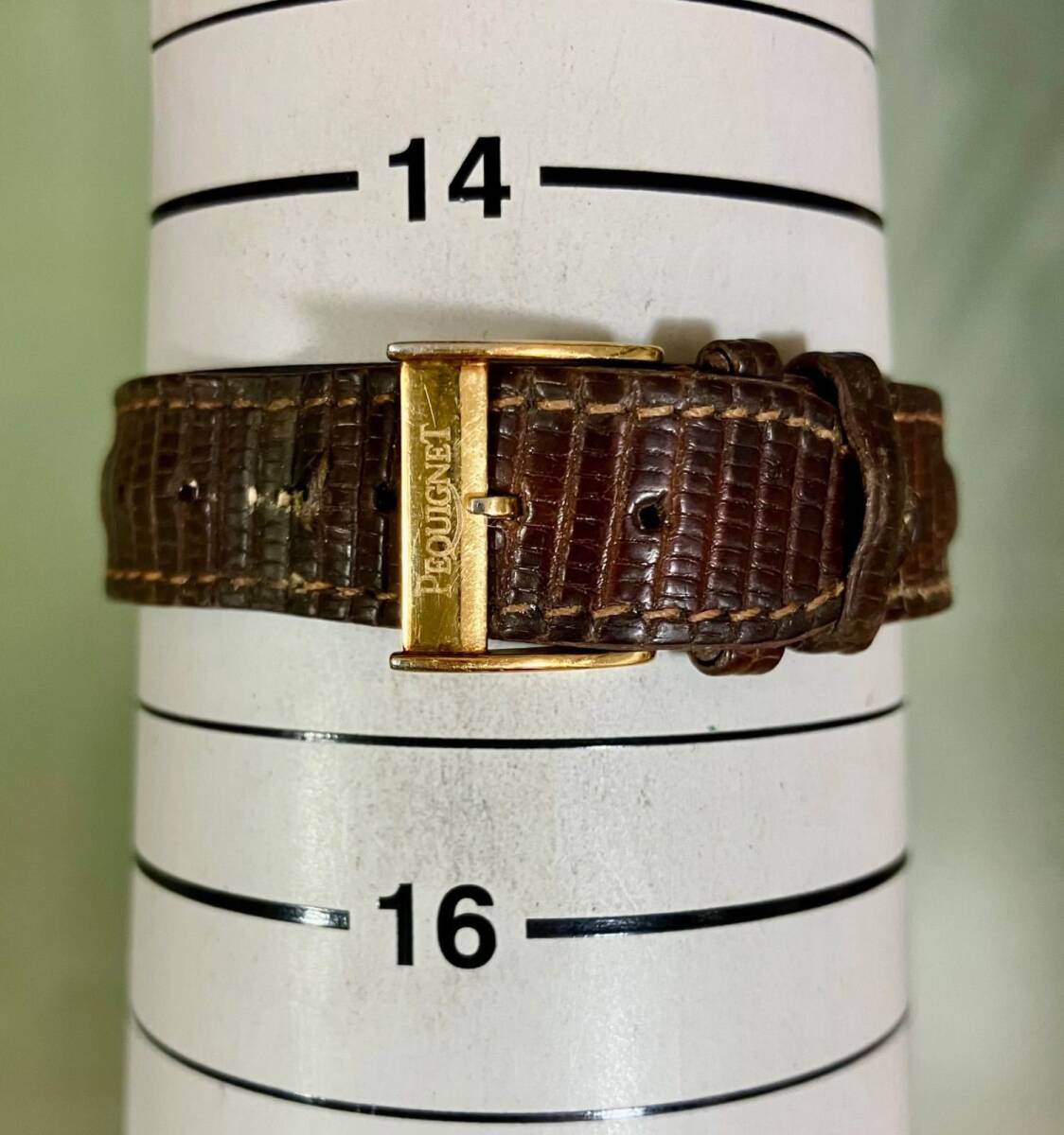 * работа товар *Pequignet Pequignet *QZ* белый циферблат * женские наручные часы * Швейцария производства * Vintage *