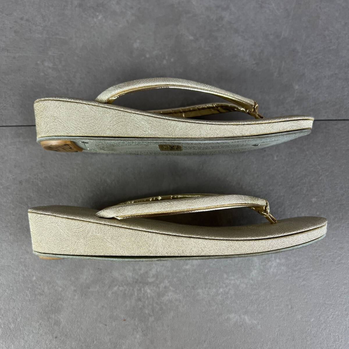 人気色　シャンパンゴールド系カラー　レディース草履　バッグ　セット　女性　和装　和服　礼装　成人式　振袖　卒業式　25A7190SR0000-31_画像5