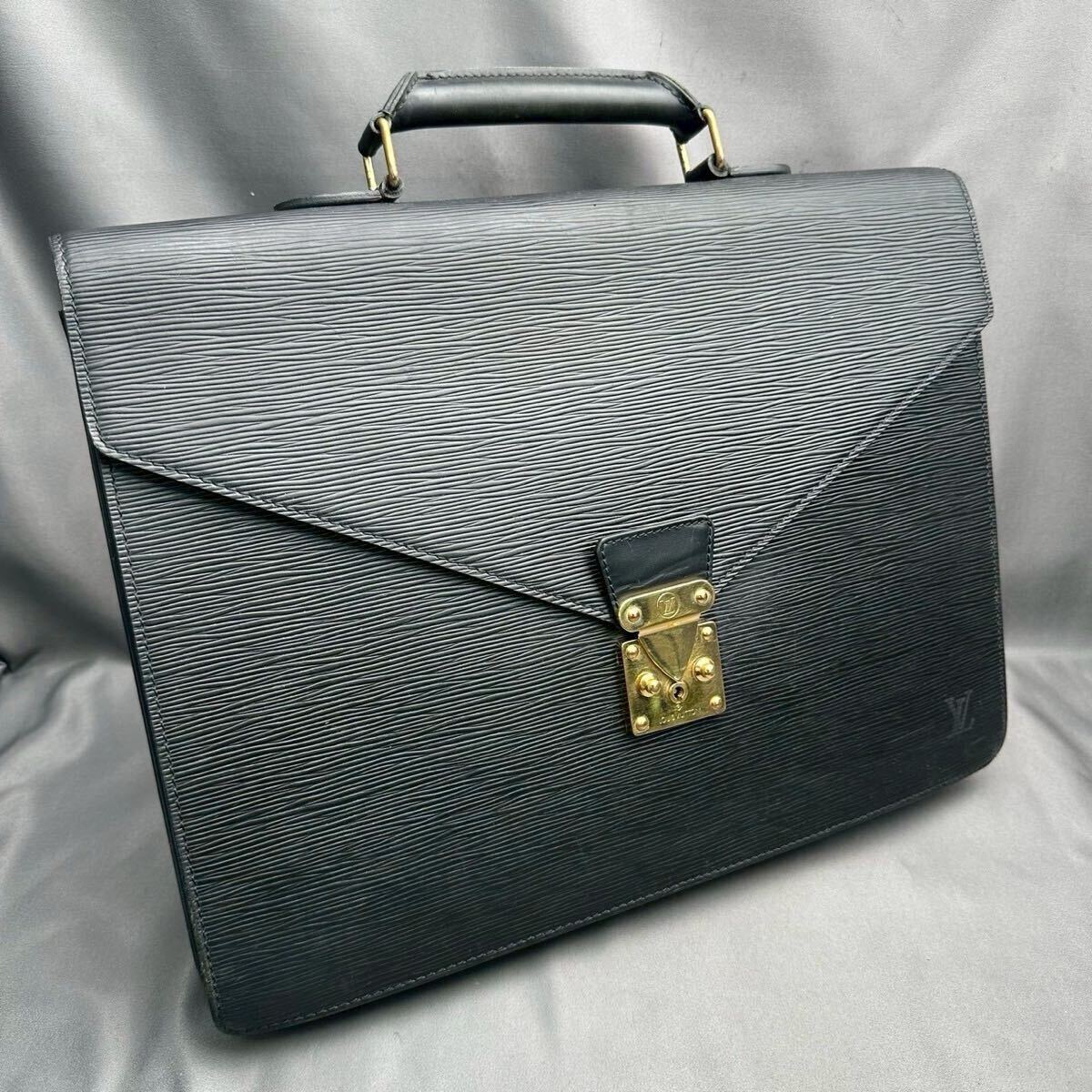  D209 LOUIS VUITTON ルイヴィトン エピ セルヴィエット アンバサダー レザー ブラック 黒 書類カバン ビジネスバッグ シリアルSR0968_画像1