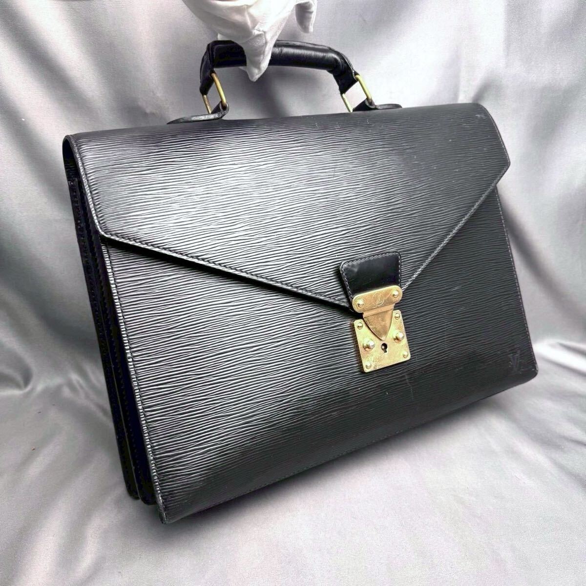 E297 Louis Vuitton epi cell vi eto темно синий seie портфель портфель серийный SR1024