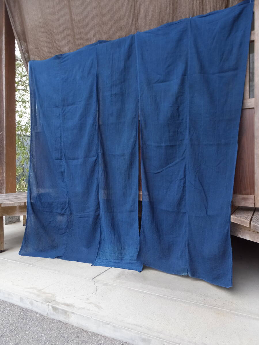 薄手手織り藍木綿古布・2幅繋ぎ×2枚＋1幅もの1枚(5幅分)・2幅繋ぎ長さ151×幅67㌢・総重270g・蚊帳地・裏地に最適・リメイク素材 注目_画像2