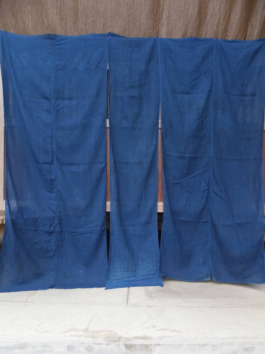 薄手手織り藍木綿古布・2幅繋ぎ×2枚＋1幅もの1枚(5幅分)・2幅繋ぎ長さ151×幅67㌢・総重270g・蚊帳地・裏地に最適・リメイク素材 注目_画像3