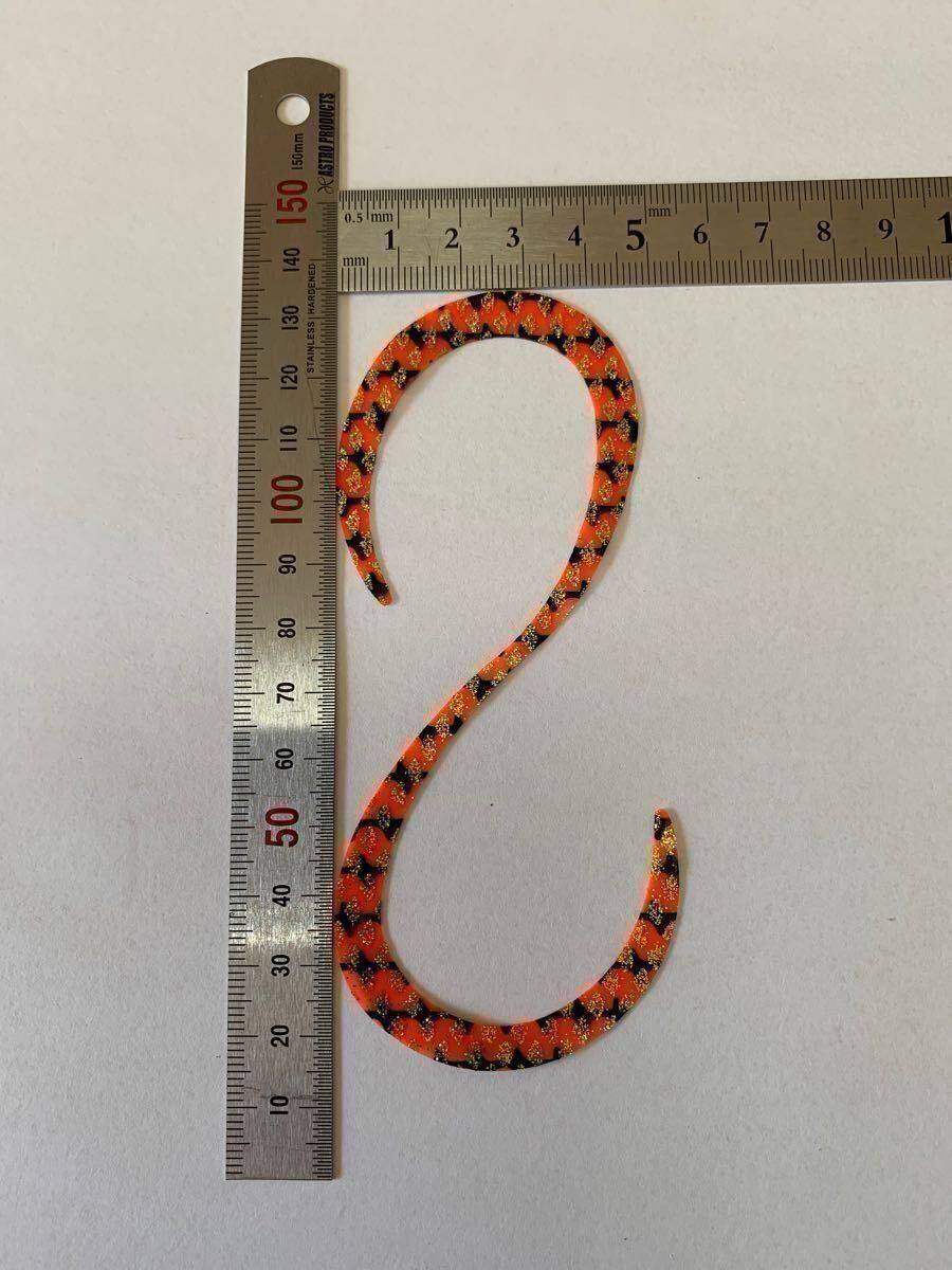 タイラバ　8本　3本針仕様　シリコン製カーリーネクタイ　ゴールドオーロラスカート_画像6