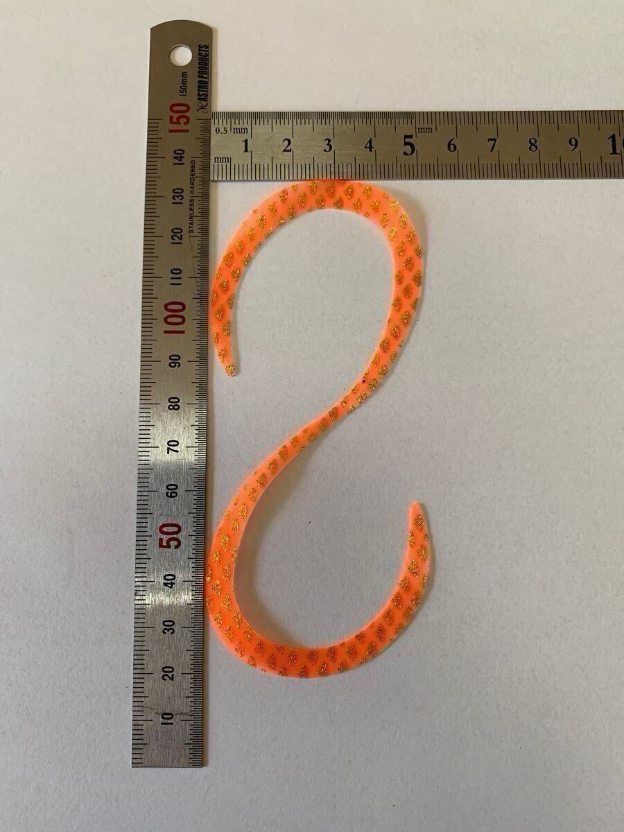 タイラバ　8本　3本針仕様　シリコン製カーリーネクタイ　ゴールドオーロラスカート_画像7