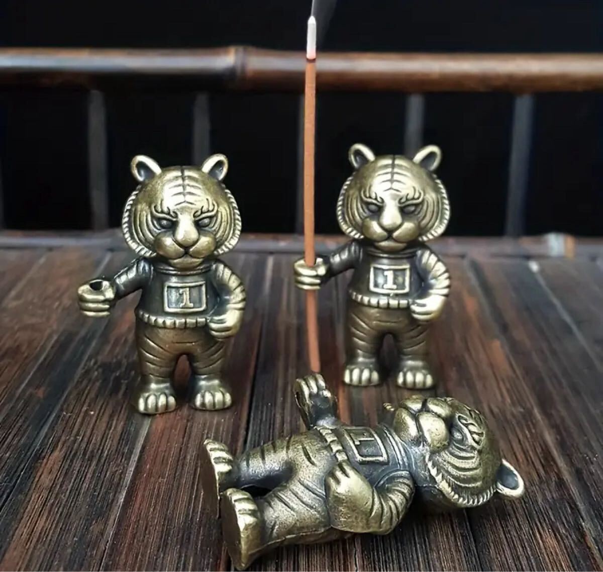 【個性的】虎 お香立て 金属製 高品質 ユニーク 置物 インテリア タイガー 縁起物 可愛い 重厚感 彫刻 とら スティックお香_画像6