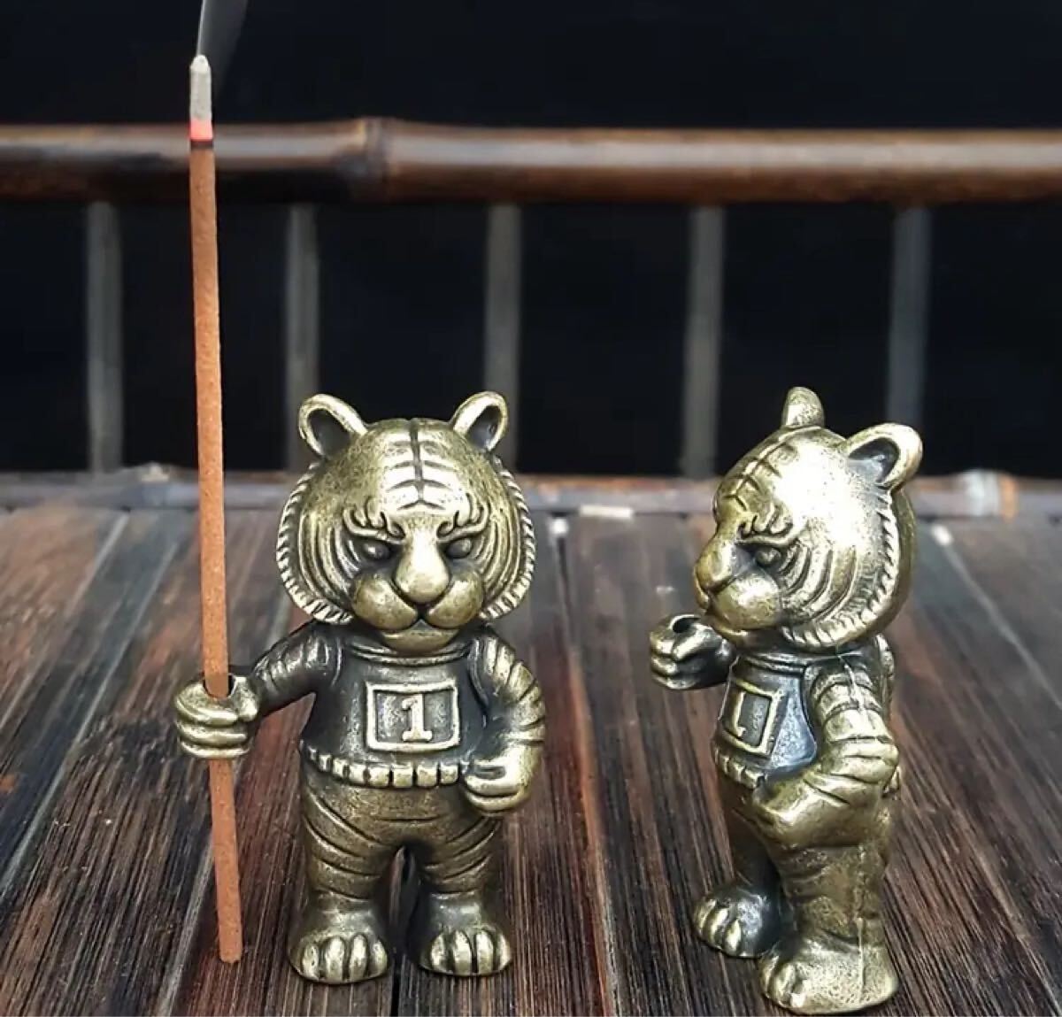 【個性的】虎 お香立て 金属製 高品質 ユニーク 置物 インテリア タイガー 縁起物 可愛い 重厚感 彫刻 とら スティックお香_画像5