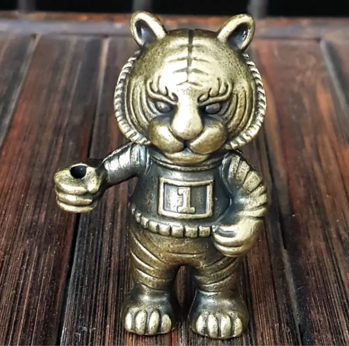 【個性的】虎 お香立て 金属製 高品質 ユニーク 置物 インテリア タイガー 縁起物 可愛い 重厚感 彫刻 とら スティックお香_画像2