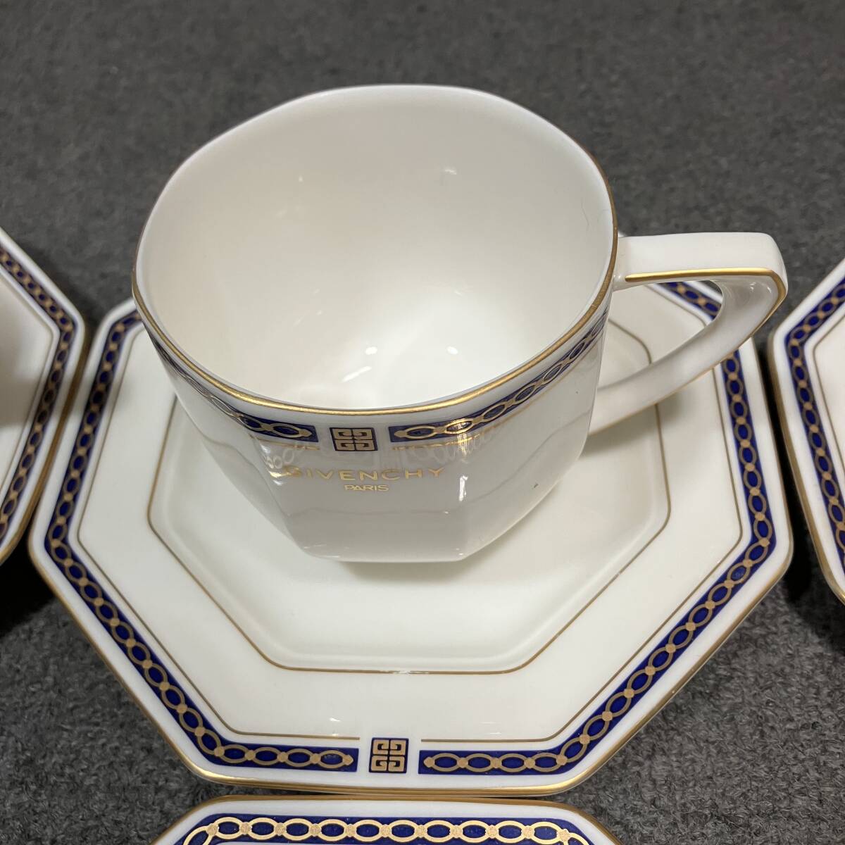 33053☆GIVENCHY ジバンシー カップ&ソーサー 5客セット＋ソーサー1点_画像4