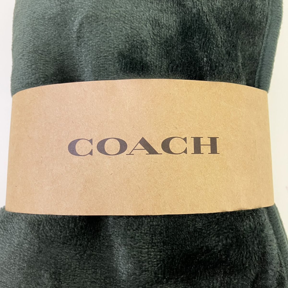 Z003-HR1-428 COACH コーチ ロゴ ブランケット ひざ掛け 帯付き 縦約60㎝ 横約90㎝ グリーン 緑 ノベルティグッズ HA_画像7