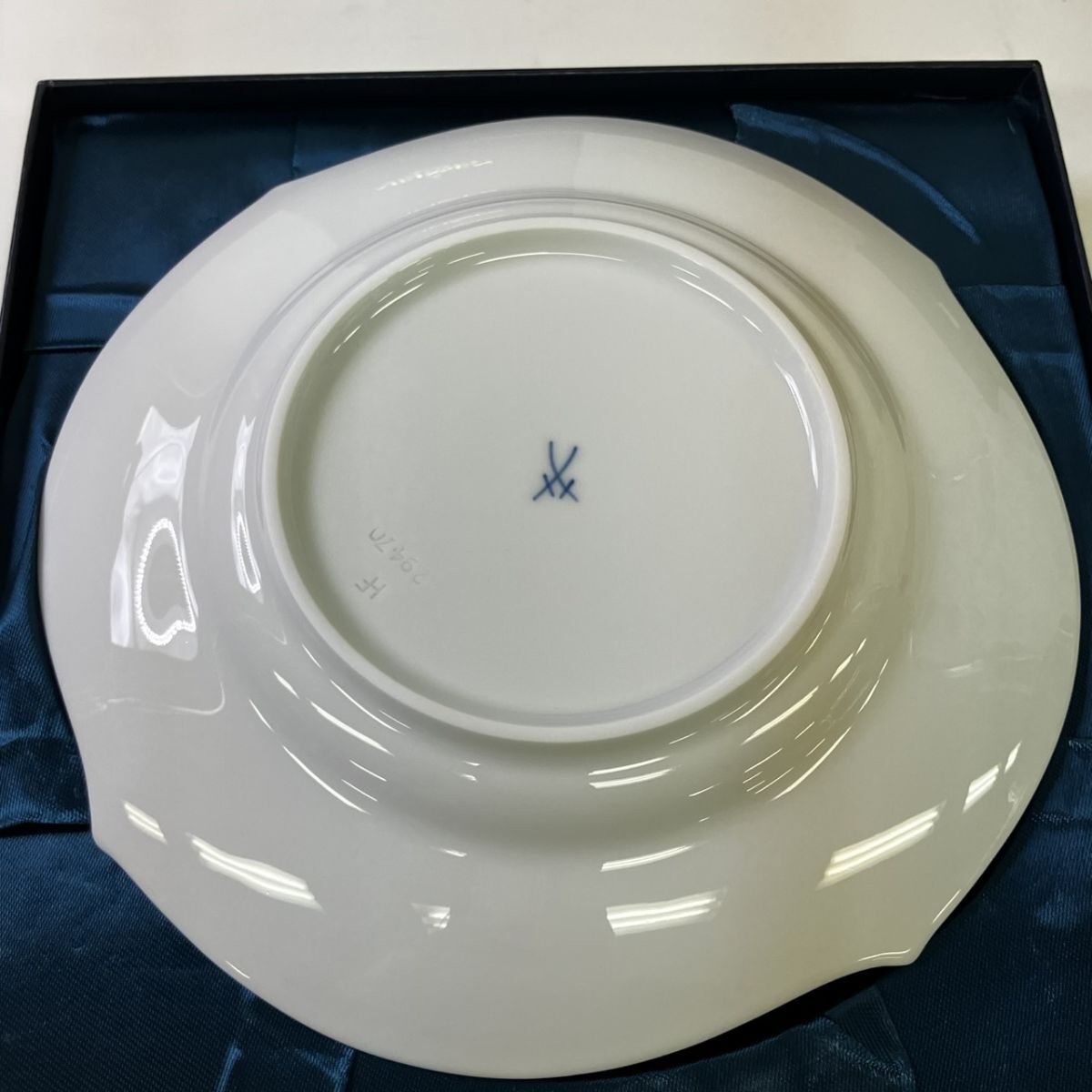 A007-HR1-405 Meissen マイセン 波の戯れ ホワイト 29470 箱付き直径約17.5㎝ 深さ約2.5㎝ 洋食器 プレート 皿 HA_画像3