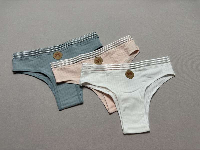 224172☆新品☆レディースブラジリアンショーツ　Ｍ３枚Set☆送料無料_画像1