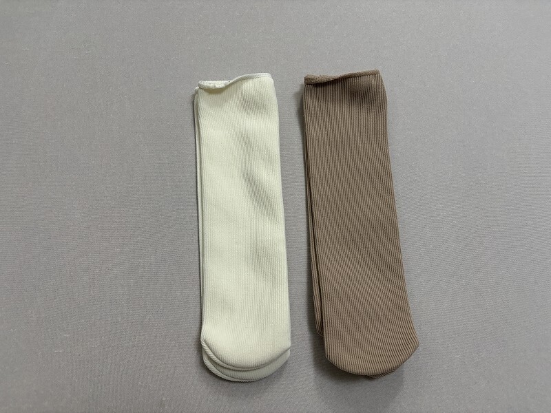 ☆新品☆レディース温か靴下 クリーム/キャメル２セット(４枚)フリー　蓄熱保温 ミドル丈☆送料無料_画像1