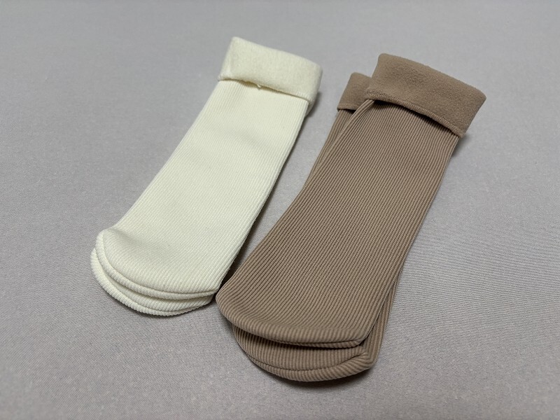 ☆新品☆レディース温か靴下 クリーム/キャメル２セット(４枚)フリー　蓄熱保温 ミドル丈☆送料無料_画像2