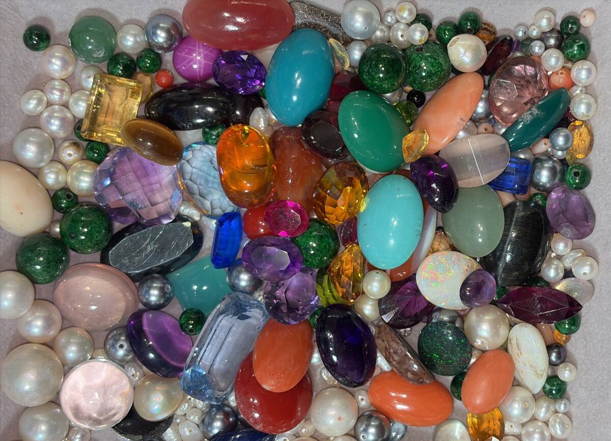 1円スタート　色石 パール 他 いろいろ 総重量 約435ｇ！！_画像3