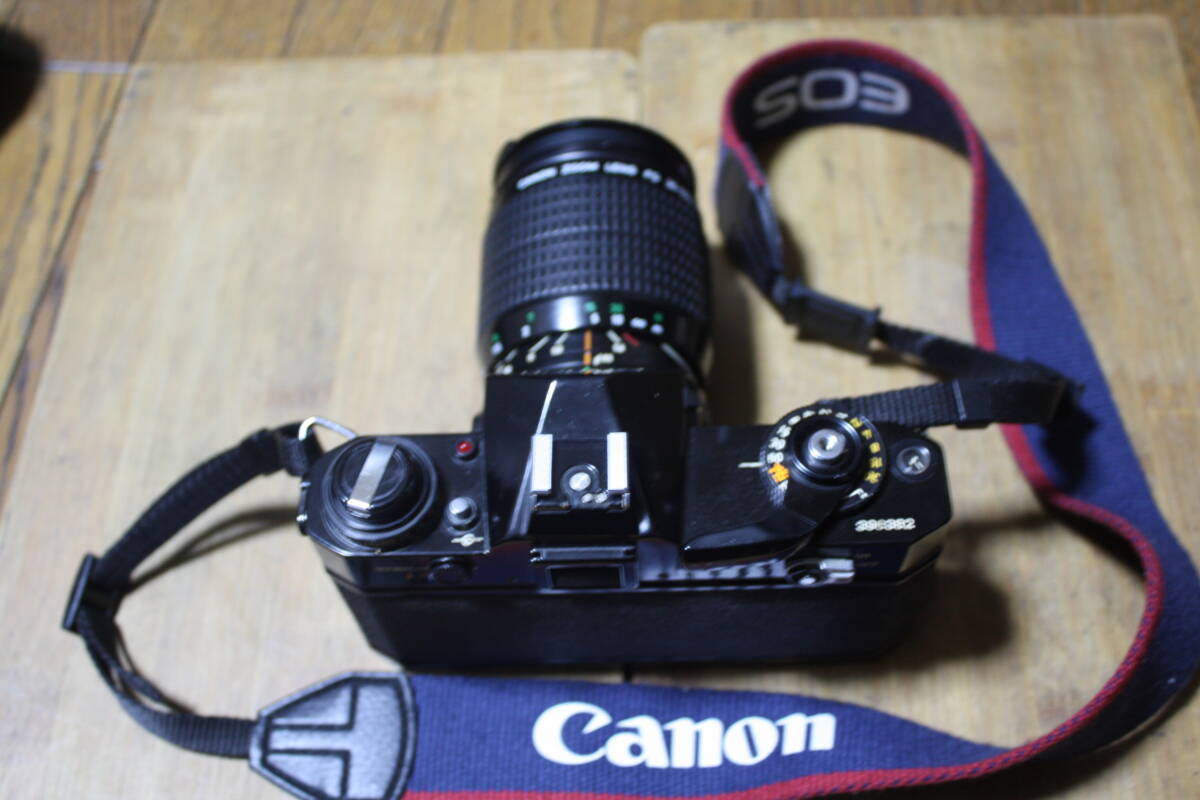 キャノン　Canon　EF　フィルムカメラ　動作品　並上　＋　Canon　ZOOM レンズ　FD 35mm-105mm F3.5-4.5 微チリ　並上_画像2