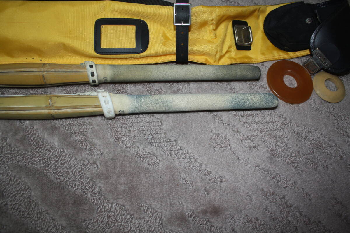 小学生用　竹刀　３０，３２号　２本セット　ケース付き　並品　＆　極上　模造刀　日本刀　小刀　全長70Cm 刀身48Cm 箱付き　現状　　_画像3