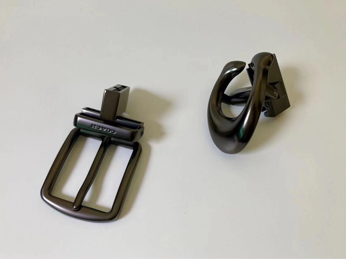 コーチ　新品　リバーシブル　シグネチャー　バックル回転可能　フリーサイズ　紳士　ビジネス　社会人ベルト_画像8