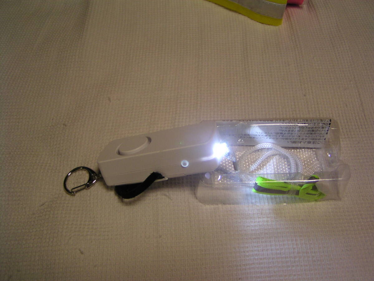 防犯ブザー 安全反射グッズのおまけ付き　ランニングにどうぞ_画像3