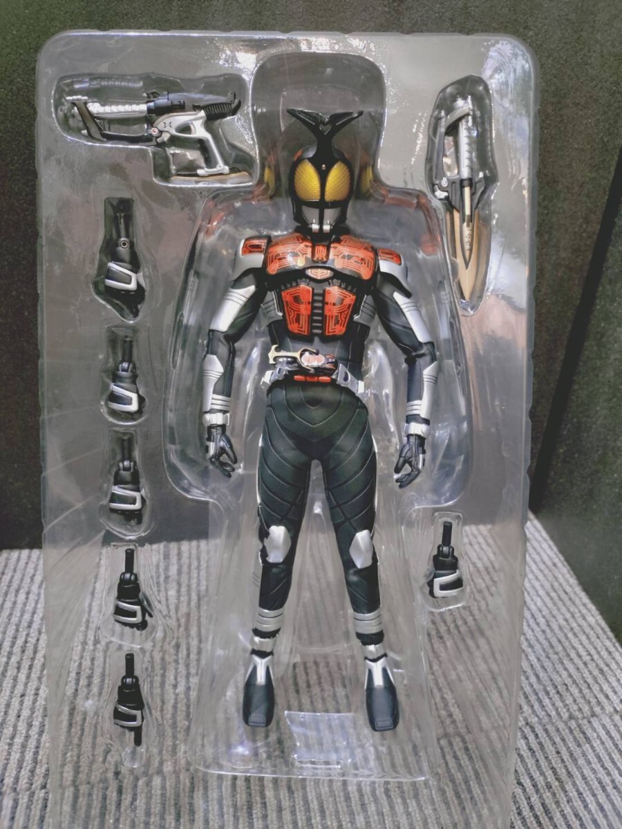 メディコムトイ　BMプロジェクト　仮面ライダーカブト　12インチ　アクションフィギュア　フィギュア　ダークカブト　カブト_画像3