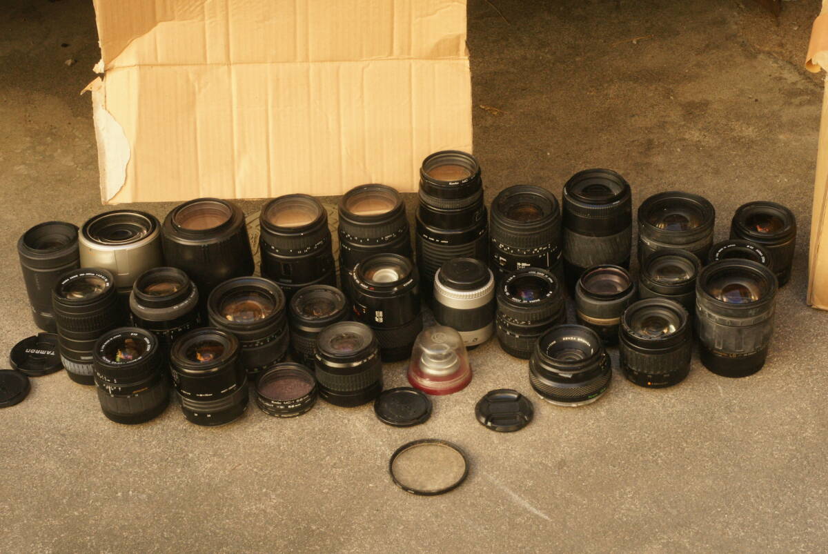 レンズ付き一眼11台+レンズ25本他山盛り完全ジャンクセット_画像2