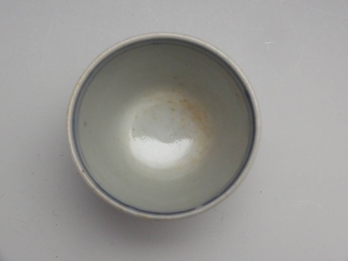 0.0 первый период Imari белый фарфор с синим рисунком цветок . документ соба чашка саке Edo первый период B34