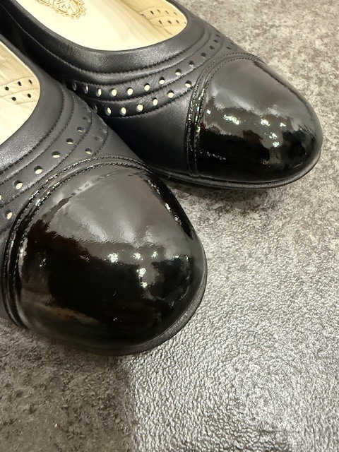 ●H7-11-7 銀座ヨシノヤ GINZA yoshinoya パンプス 23,5cm 黒 レザー レディース_画像7