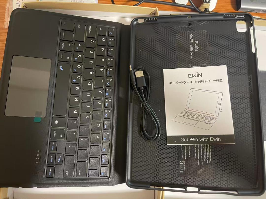 Ewin iPad 9.7 対応 キーボード付きケース 第6世代 超軽量 タッチパッド搭載 ケース bluethooth 薄型 _画像8