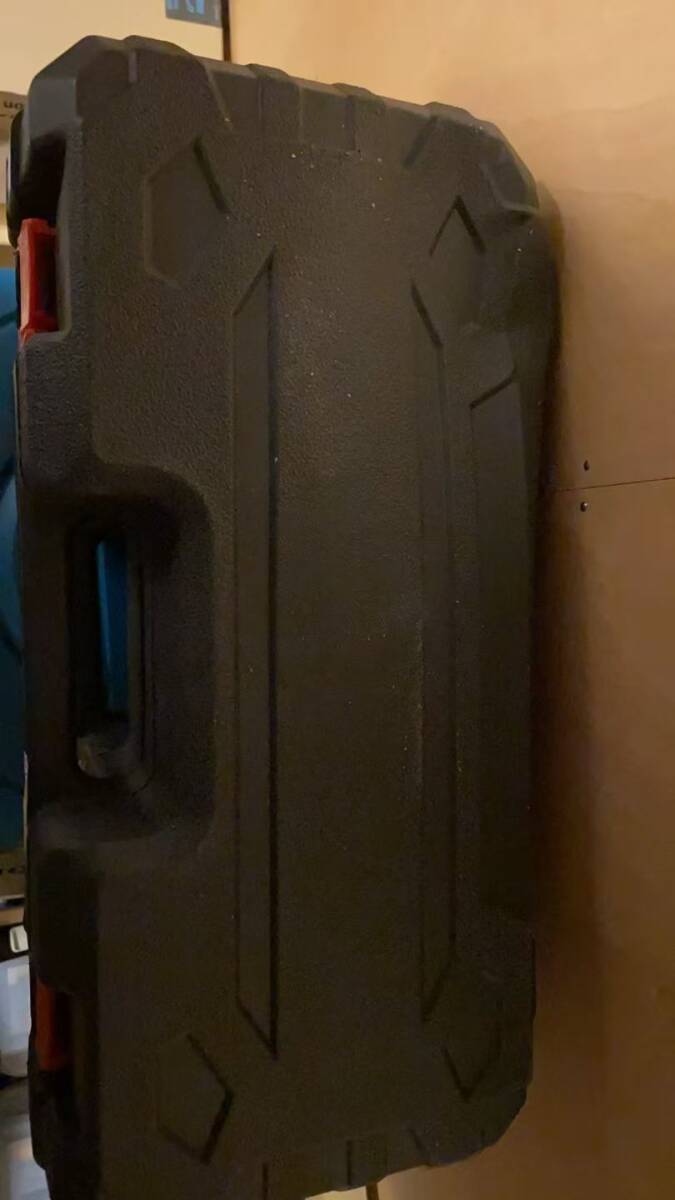 チェーンソー 充電式 21v 3.0Ahバッテリー2個 6インチ小型 電動チェーンソー 充電式チ ェーンソー 家庭用 ミニチェー ンソー 片手_画像2