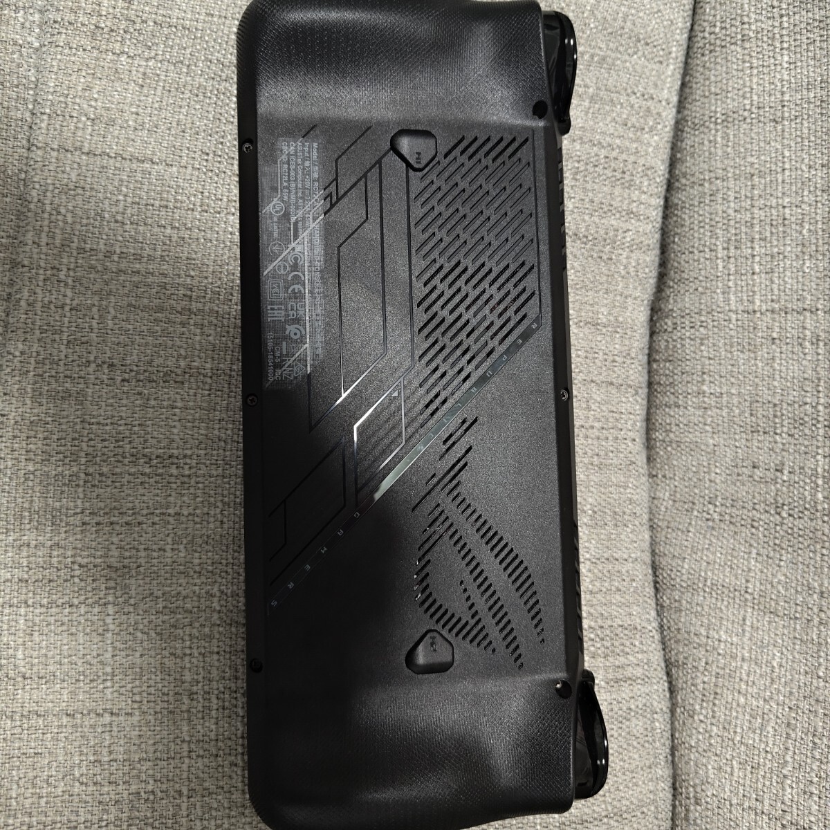 ASUS ROG Ally X RC72LA-Z1E24G1T ポータブルゲーミングpc_画像4