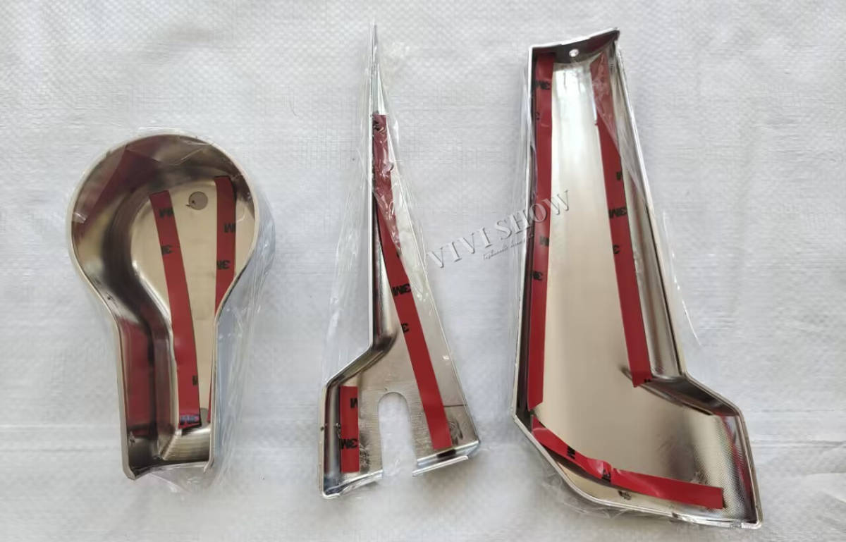 新品即納 ISUZU いすゞ 新型07フォワード メッキ ミラーステー カバー 下部3点セット ヒーター熱線あり用 sto013_画像2