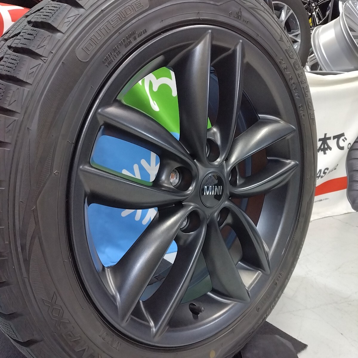 冬セット★MINI　R60　ミニ クロスオーバー 純正　5スター・ダブル・スポークR124　R61　ペースマン★新品ピレリスタッドレス★205/55R17_画像3