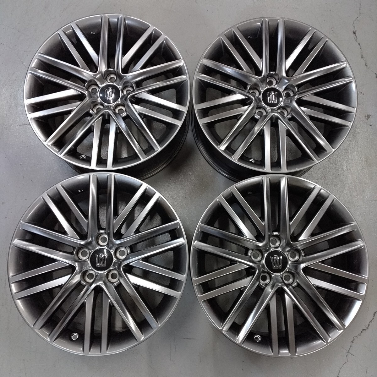 希少品☆トヨタ　２２０系　クラウン ＲＳ 純正　8J+40　114.3　5H　新品サマータイヤ☆225/45R18★カムリ　エスティマ　レクサスHS_画像2