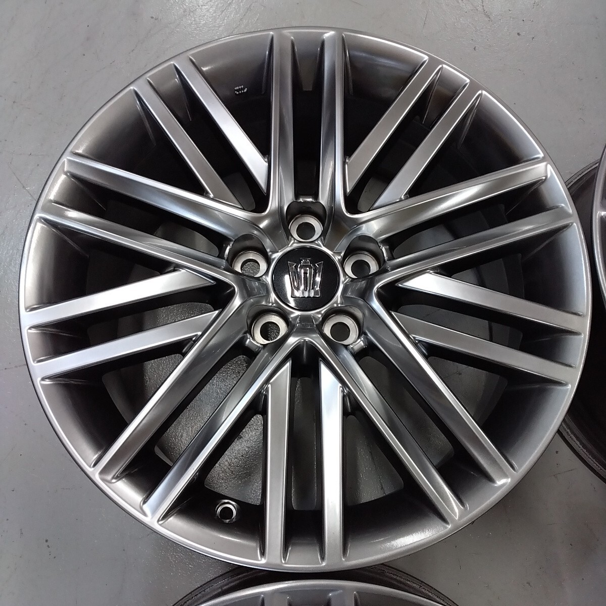 希少品☆トヨタ　２２０系　クラウン ＲＳ 純正　8J+40　114.3　5H　新品サマータイヤ☆225/45R18★カムリ　エスティマ　レクサスHS_画像5