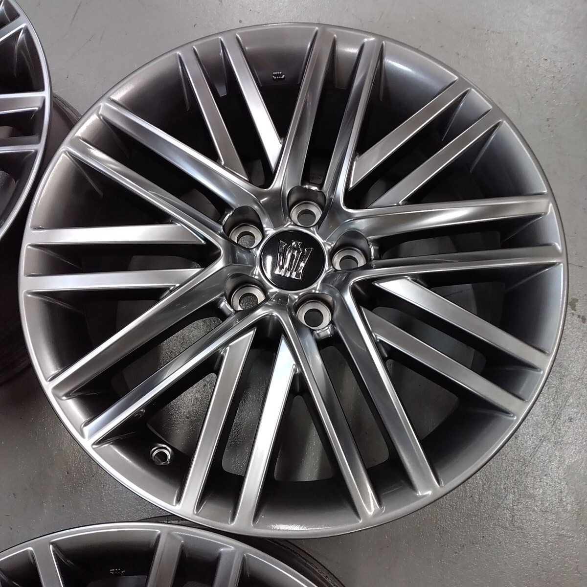 希少品☆トヨタ　２２０系　クラウン ＲＳ 純正　8J+40　114.3　5H　新品サマータイヤ☆225/45R18★カムリ　エスティマ　レクサスHS_画像7