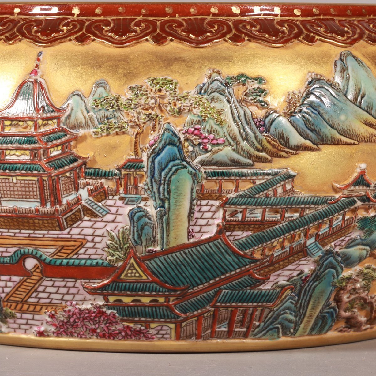 【安】清時代 大清乾隆年製 金地彫刻琺瑯彩山水図水洗 共箱 唐瓷 染付 古陶瓷 中国古美術 古董品 266_画像3