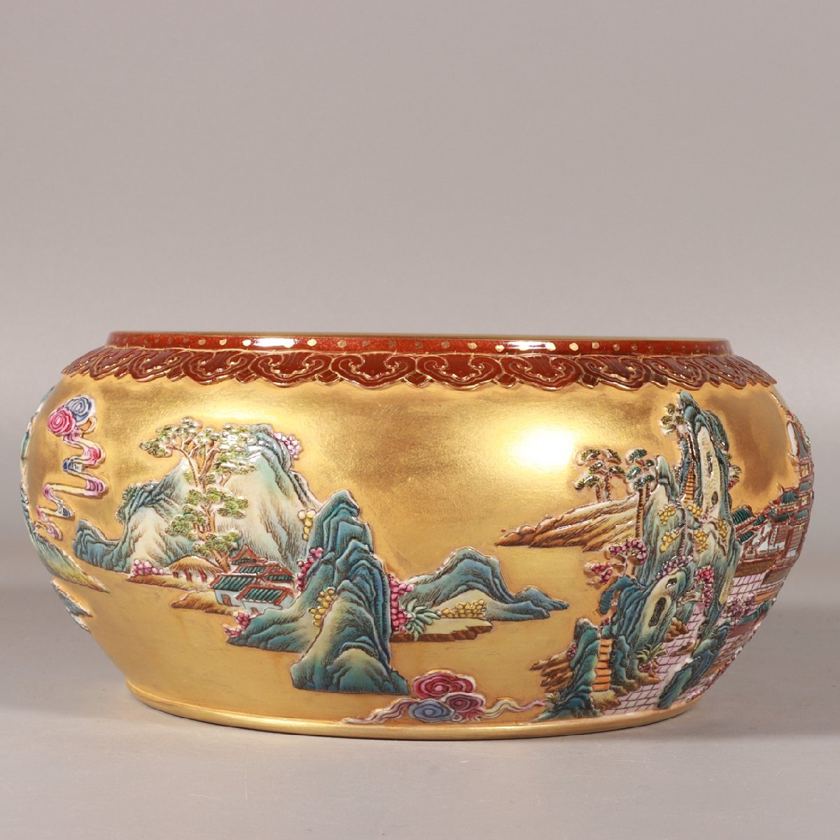 【安】清時代 大清乾隆年製 金地彫刻琺瑯彩山水図水洗 共箱 唐瓷 染付 古陶瓷 中国古美術 古董品 266_画像6