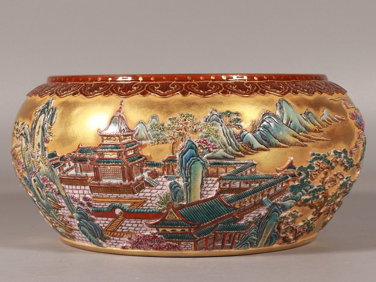 【安】清時代 大清乾隆年製 金地彫刻琺瑯彩山水図水洗 共箱 唐瓷 染付 古陶瓷 中国古美術 古董品 266_画像1