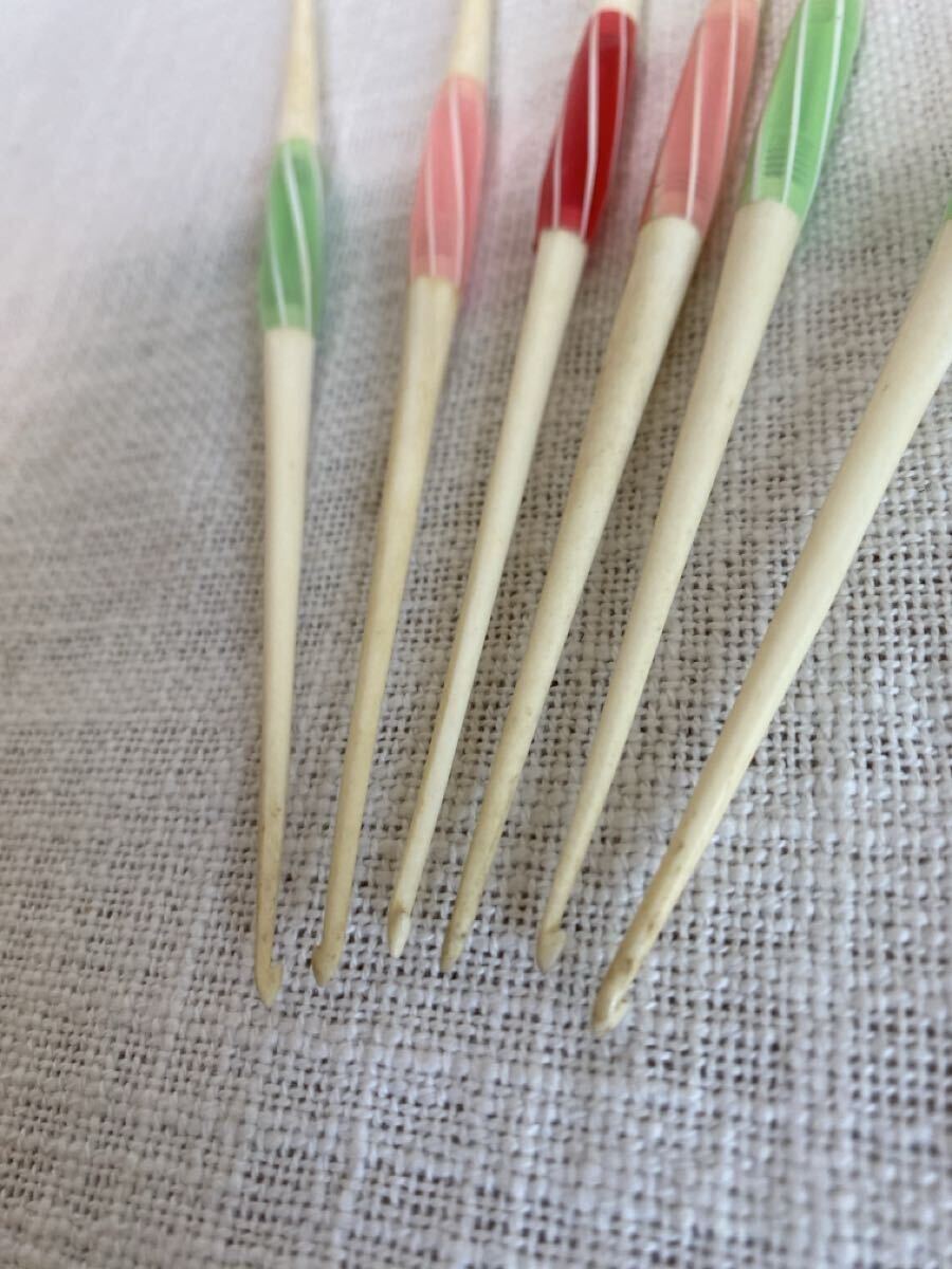 昭和レトロ　スキー　編針　３色　6本セット　4本は針入り　キャンディ色　プラスチック_画像2