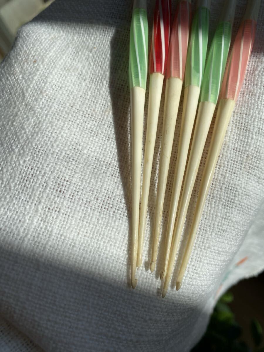 昭和レトロ　スキー　編針　３色　6本セット　4本は針入り　キャンディ色　プラスチック_画像7