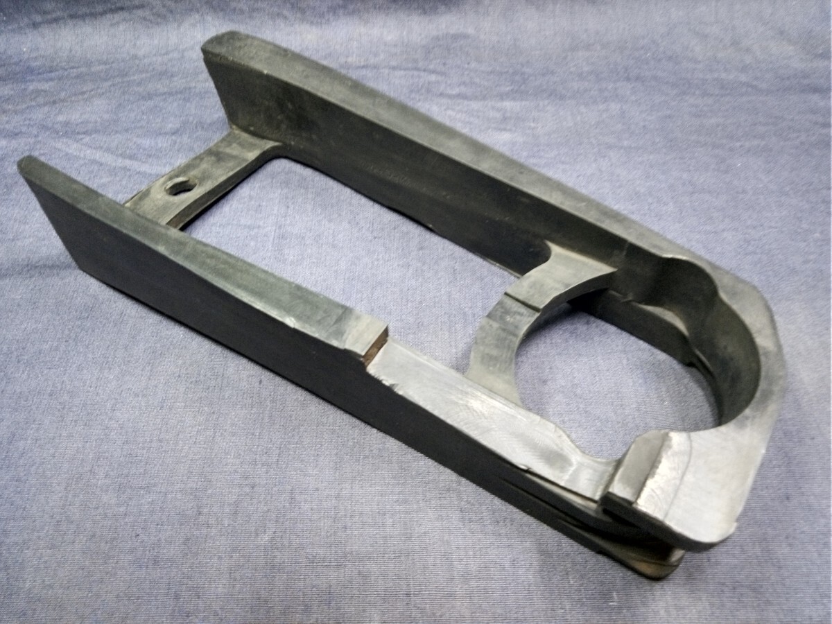 スズキ RG400γ RG400ガンマ RG400Γ RG500γ RG500ガンマ RG500Γ 純正チェーンスライダー スイングアームスライダー 絶版 希少 当時物_画像2