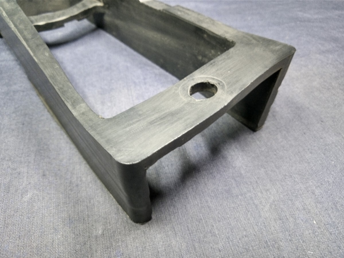 スズキ RG400γ RG400ガンマ RG400Γ RG500γ RG500ガンマ RG500Γ 純正チェーンスライダー スイングアームスライダー 絶版 希少 当時物_画像7