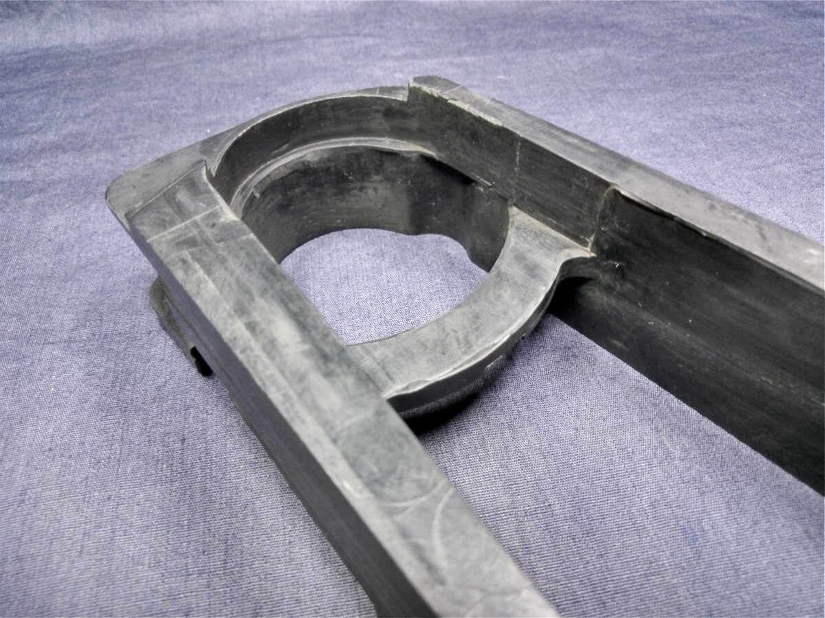 スズキ RG400γ RG400ガンマ RG400Γ RG500γ RG500ガンマ RG500Γ 純正チェーンスライダー スイングアームスライダー 絶版 希少 当時物_画像8