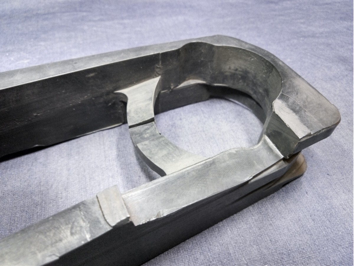 スズキ RG400γ RG400ガンマ RG400Γ RG500γ RG500ガンマ RG500Γ 純正チェーンスライダー スイングアームスライダー 絶版 希少 当時物_画像9