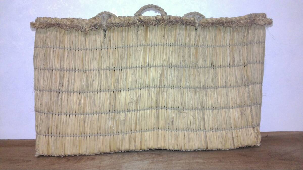 【時代屋】会津背負いカゴ　天然素材　山菜採り用　ワラビ　ゼンマイ　リメイク材　手提げ作り　(199)_画像1