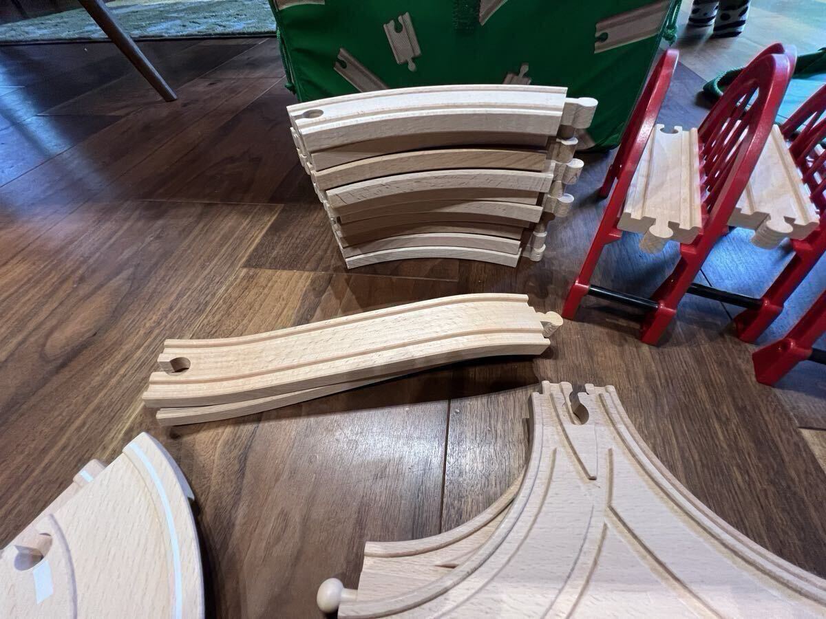 ブリオ　brio レール&ロード　デラックスセット＋バッテリーパワーアクショントレイン＋マテル社電動トーマス_画像2