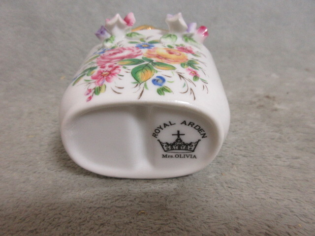 ●美品●ROYAL ARDEN Mrs OLIVIA●ロイヤルアーデン ミスオリビア バッグ型 小物入れ●バラモチーフ_画像7
