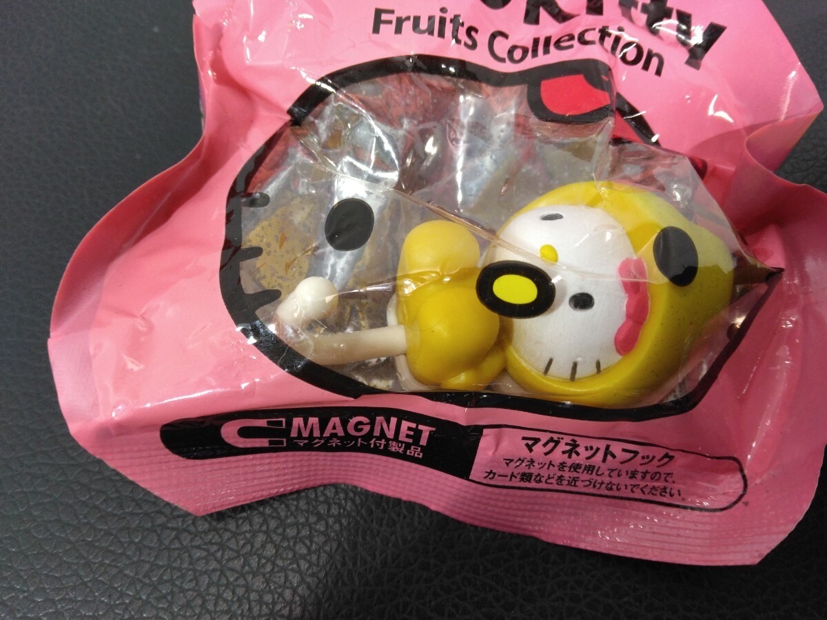 U ハローキティ　マグネットフック 未開封品　natchan!presents HelloKitty fruits collection　ノベルティ　おもちゃ　キャラクター_画像4